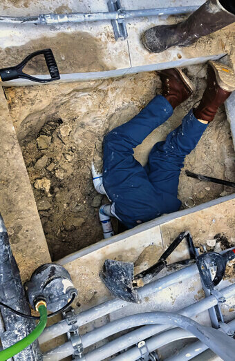 https://plumberoceanreef.com.au/uploads/2025/06/commercial-plumbing-722681.jpg