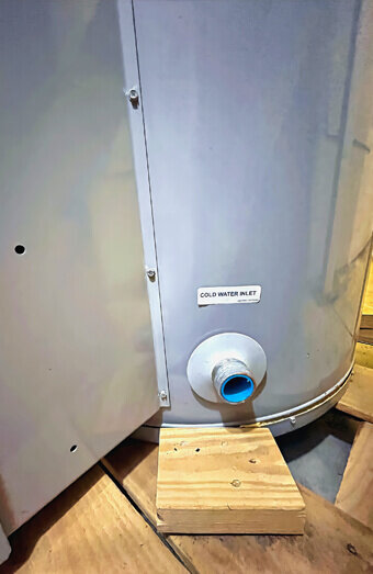https://plumberoceanreef.com.au/uploads/2025/06/hot-water-266575.jpg
